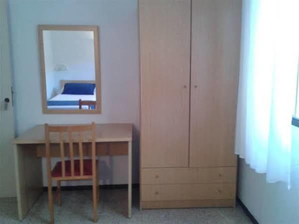 Hostal El Mercat Villajoyosa Bagian luar foto